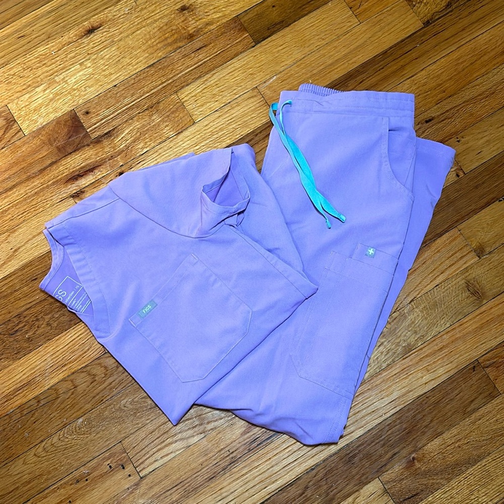 Lilac Dawn Figs Scrub Set